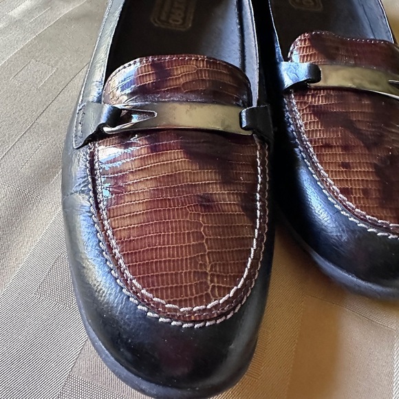 Elegant Black and Brown Women's‎ Loafers - Picture 3 of 12